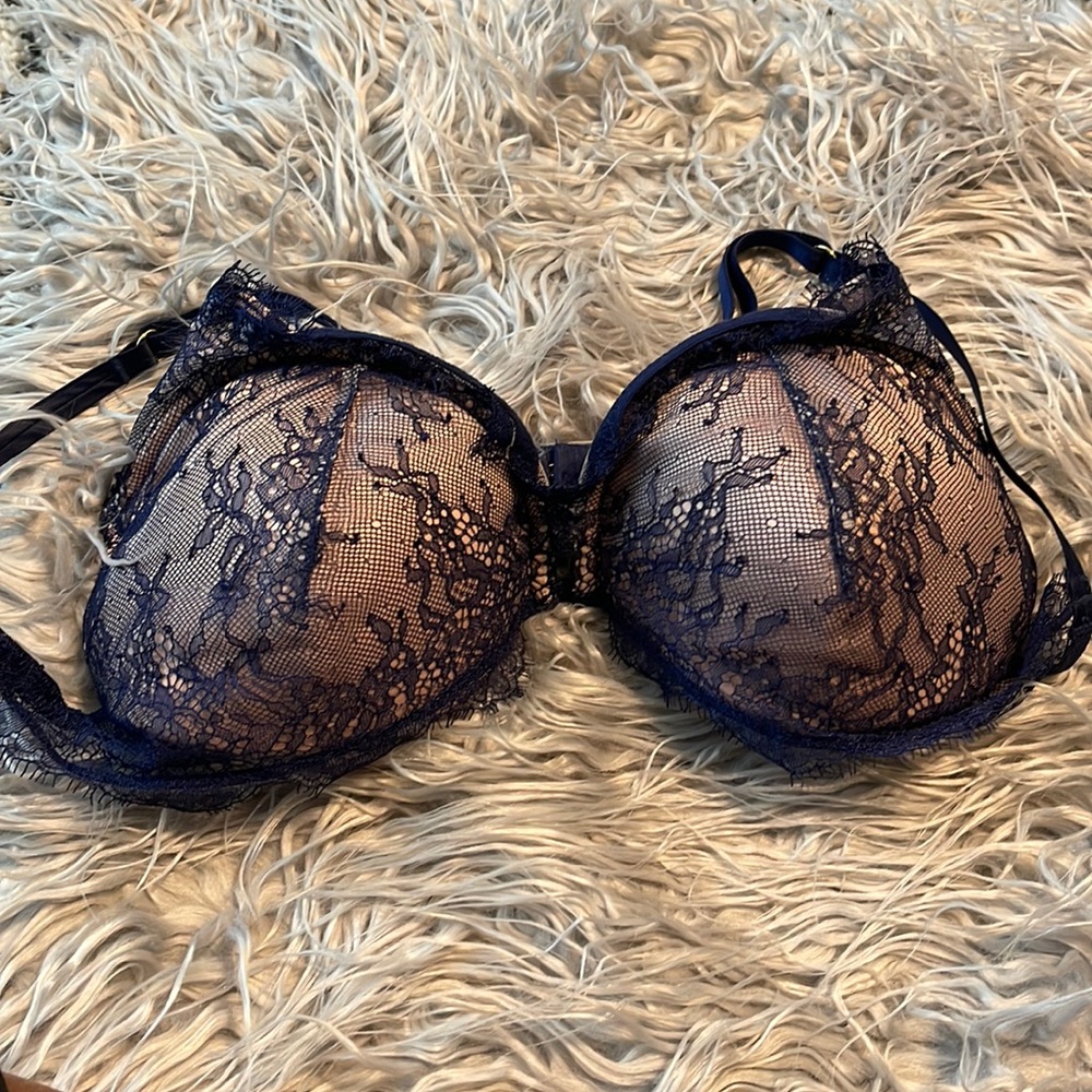 Victoria's‎ Secret lined plunge bra